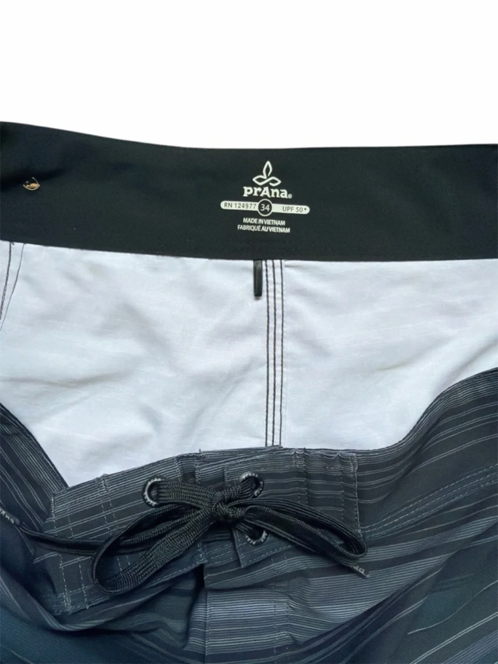 Prana Fenton Board Shorts Men’s 34 Black Gray Striped 10” Inseam